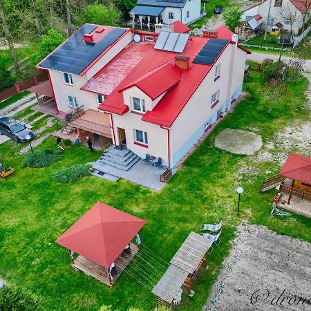 Gospodarstwo Agroturystyczne Pod Lasem Maria Plazio Narol Exteriör bild