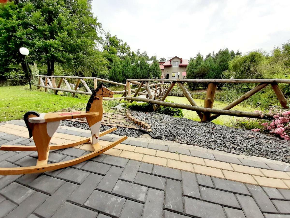 Gospodarstwo Agroturystyczne Pod Lasem Maria Plazio Narol Exteriör bild