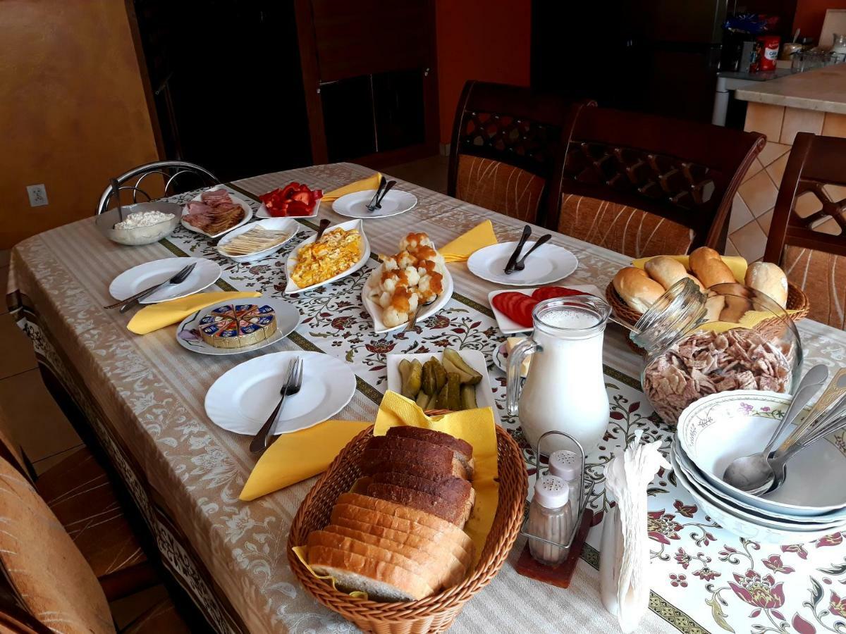 Gospodarstwo Agroturystyczne Pod Lasem Maria Plazio Narol Exteriör bild